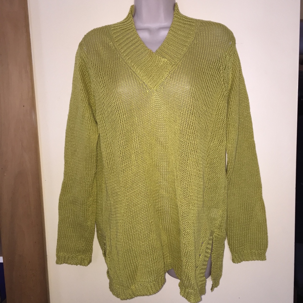 GEO chartreuse V-neck 100% linen sweater